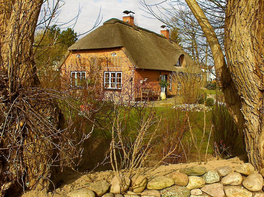 Das Reetdachhaus - Paulines Hoeft Grömitz Esterno foto